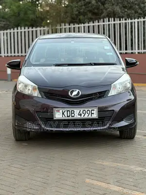 Toyota Vitz 2013 Burgundy