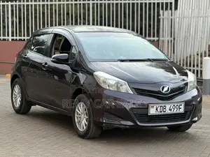 Toyota Vitz 2013 Burgundy