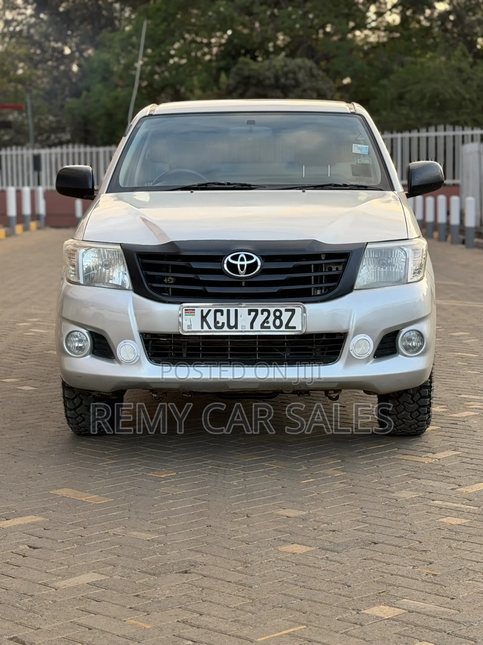 Toyota Hilux 2012 Silver