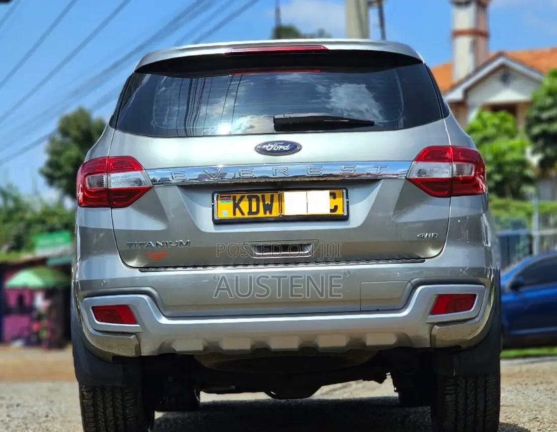 Ford Everest 2017 Silver