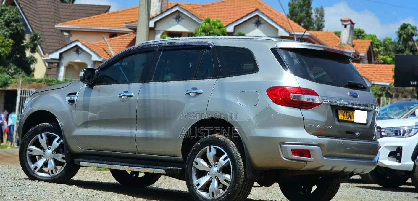 Ford Everest 2017 Silver