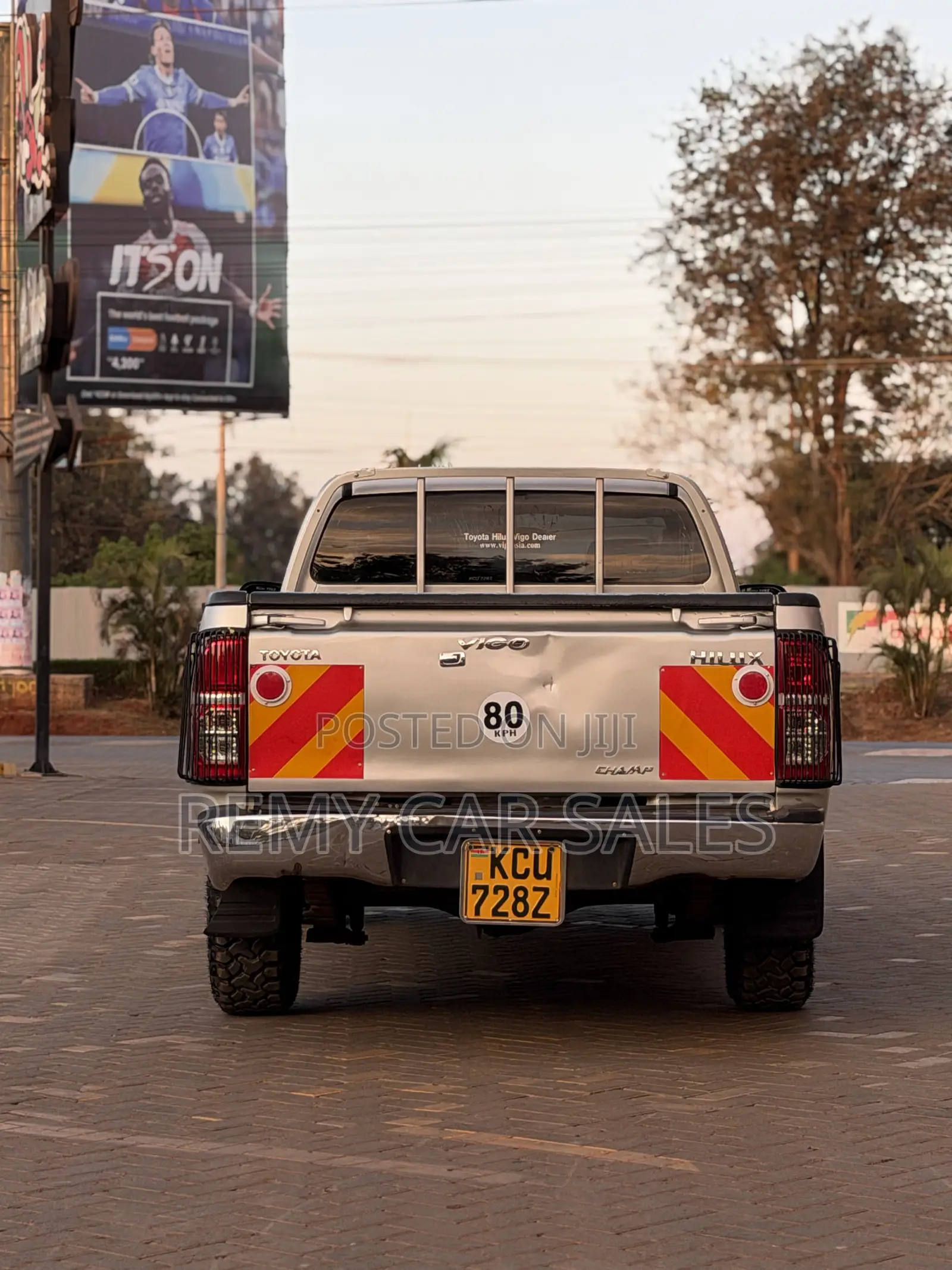 Toyota Hilux 2012 Silver