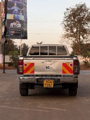 Toyota Hilux 2012 Silver