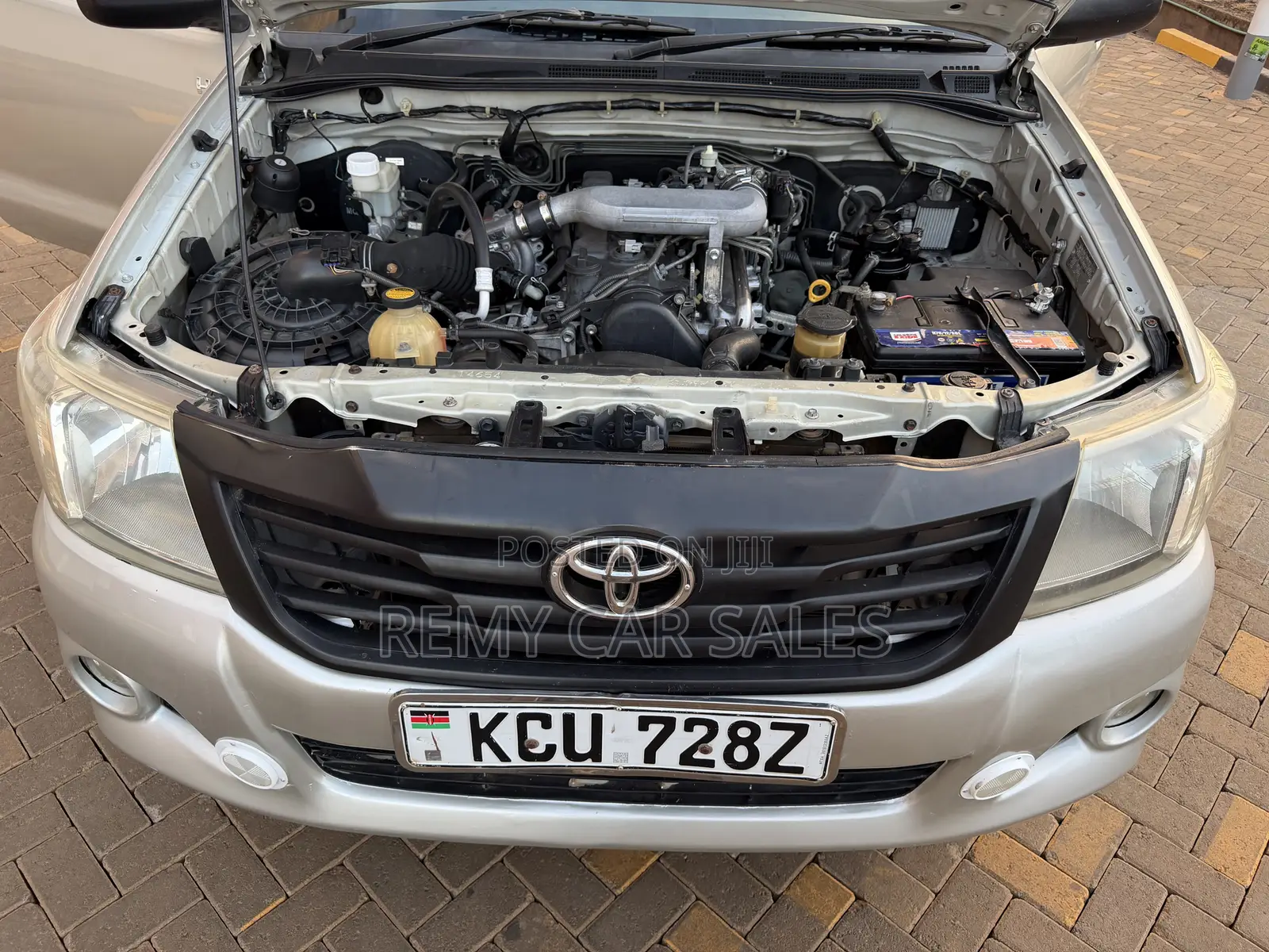 Toyota Hilux 2012 Silver