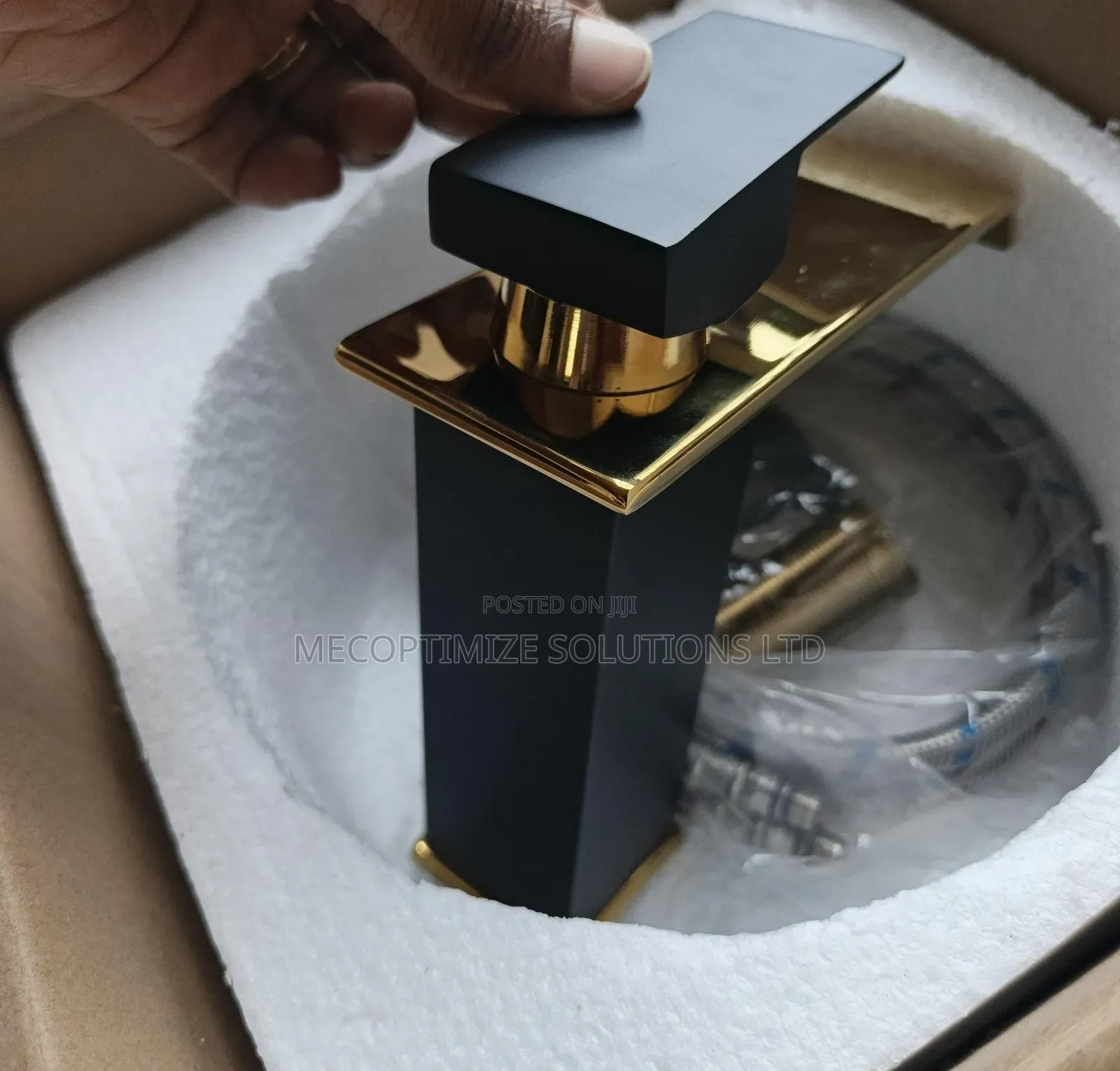 Modern Luxury Stainless Steel Sink Basin Faucet Hot and Cold Mixer