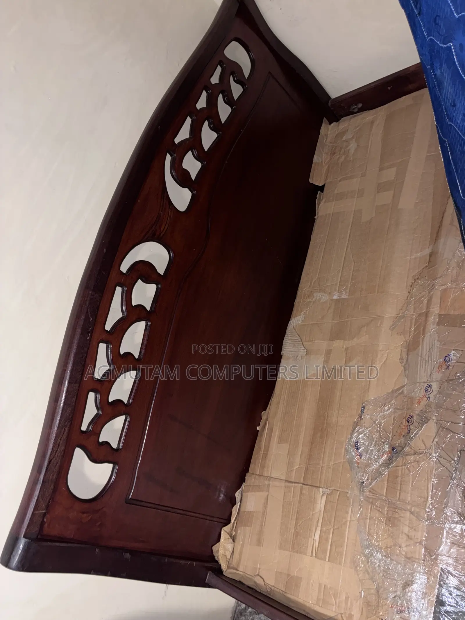 Mahogany 🛏 Bed 5*6