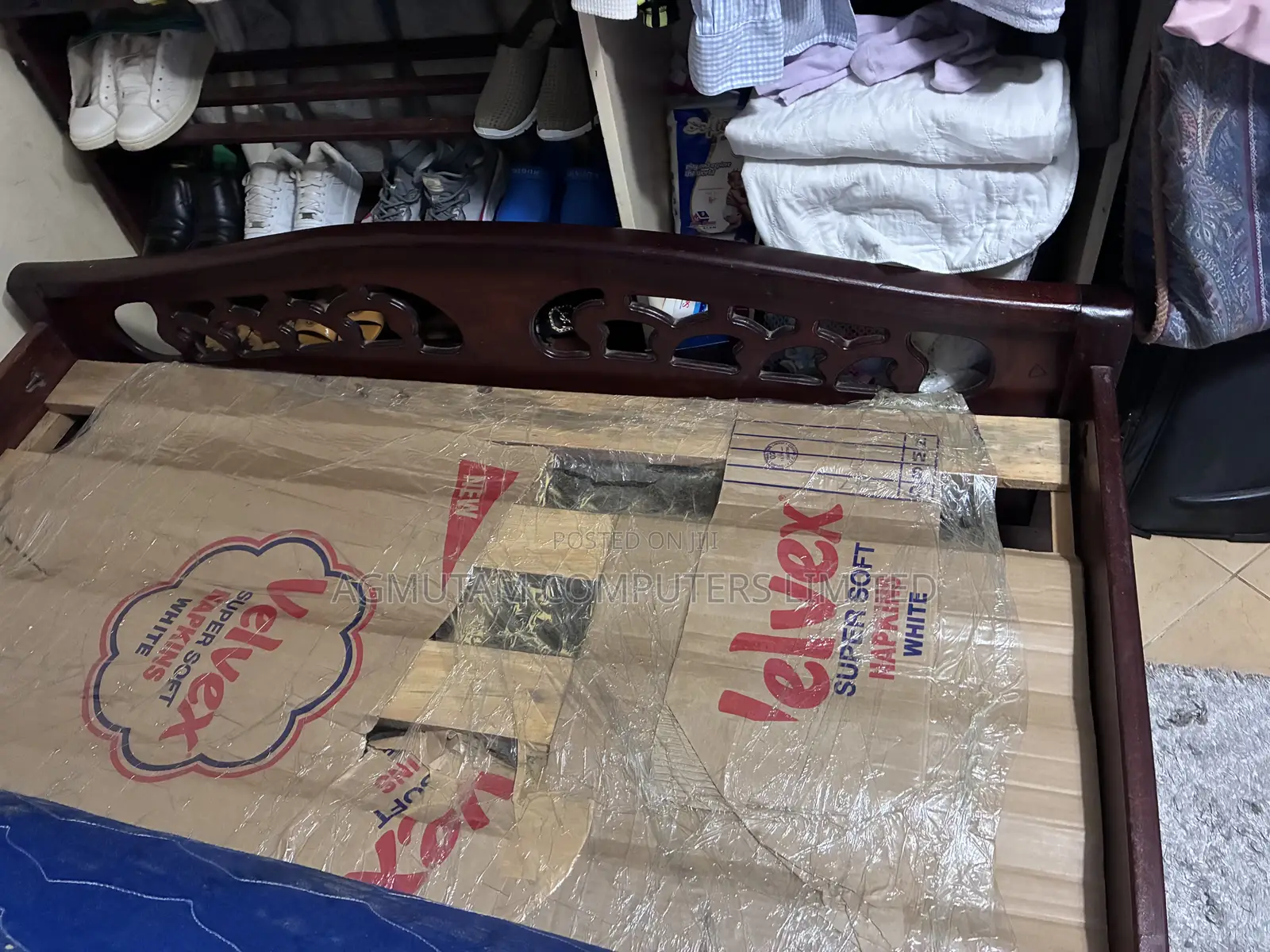 Mahogany 🛏 Bed 5*6