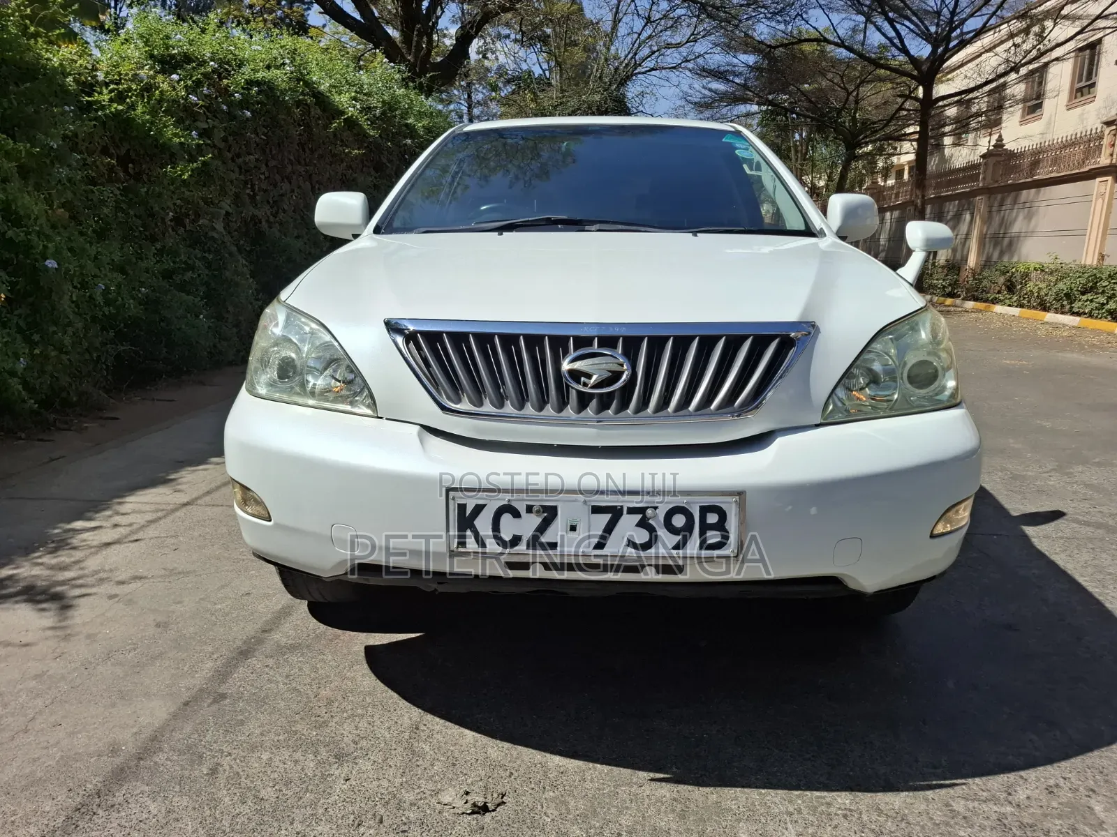 Toyota Harrier 2.4 2012 White