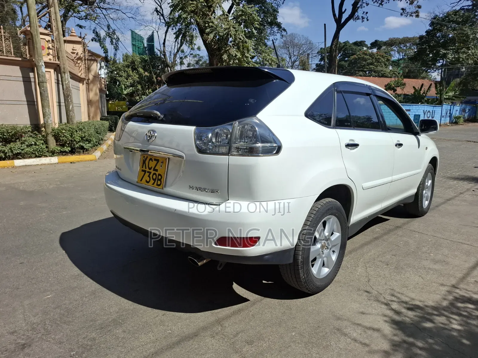 Toyota Harrier 2.4 2012 White