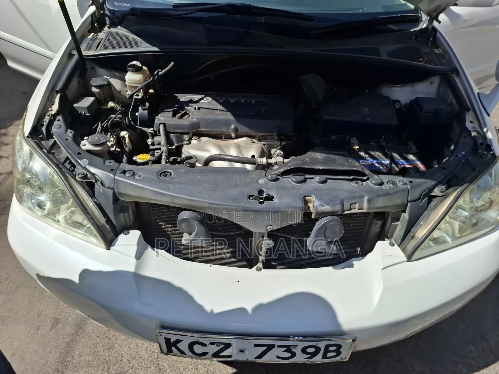 Toyota Harrier 2.4 2012 White