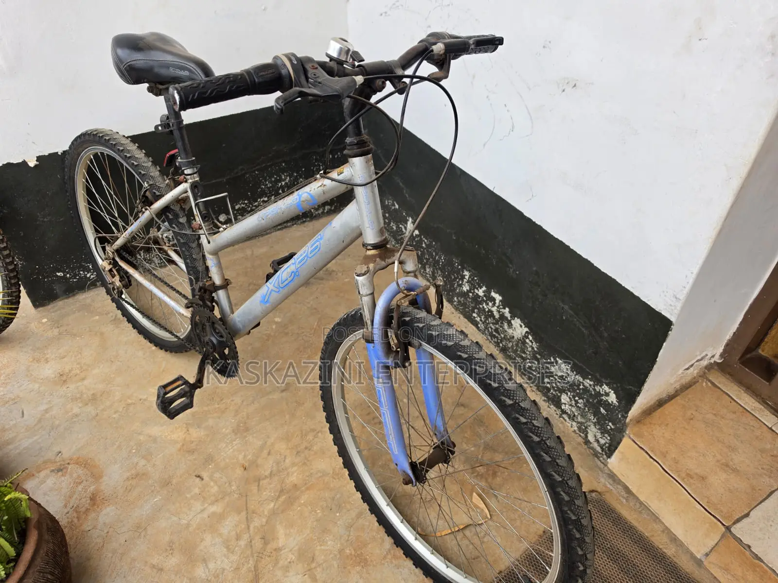 26" Mountain Bike – Blue/Silver and Apollo 24" Mountain Bike – Pink