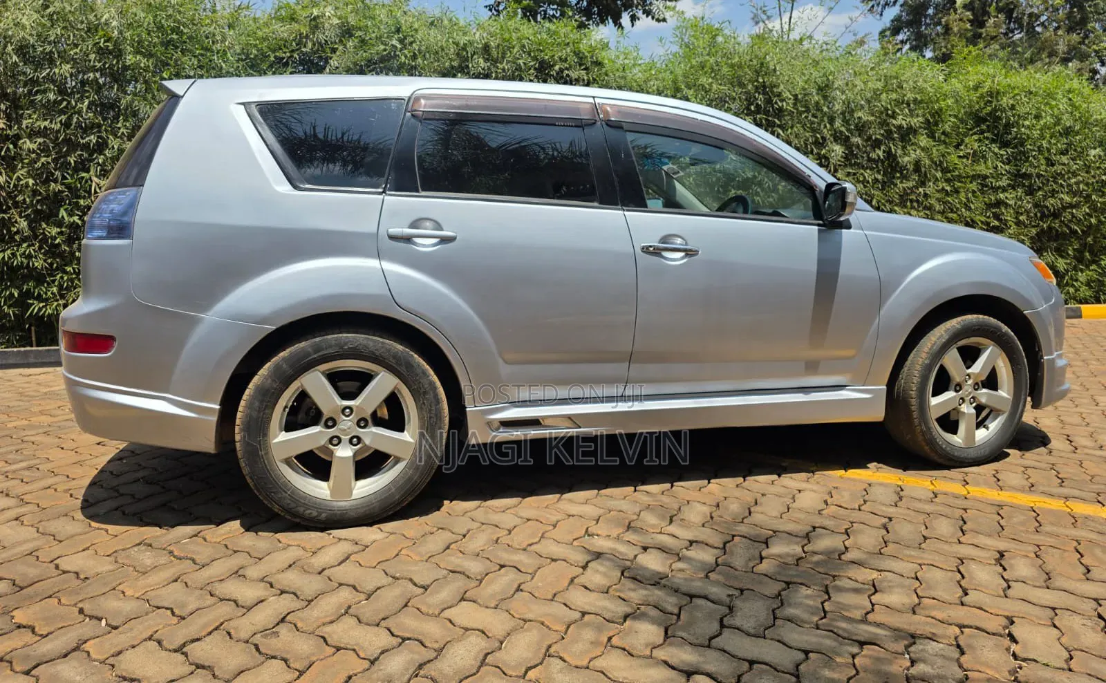 Mitsubishi Outlander 2010 Silver