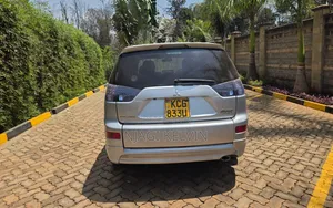 Mitsubishi Outlander 2010 Silver
