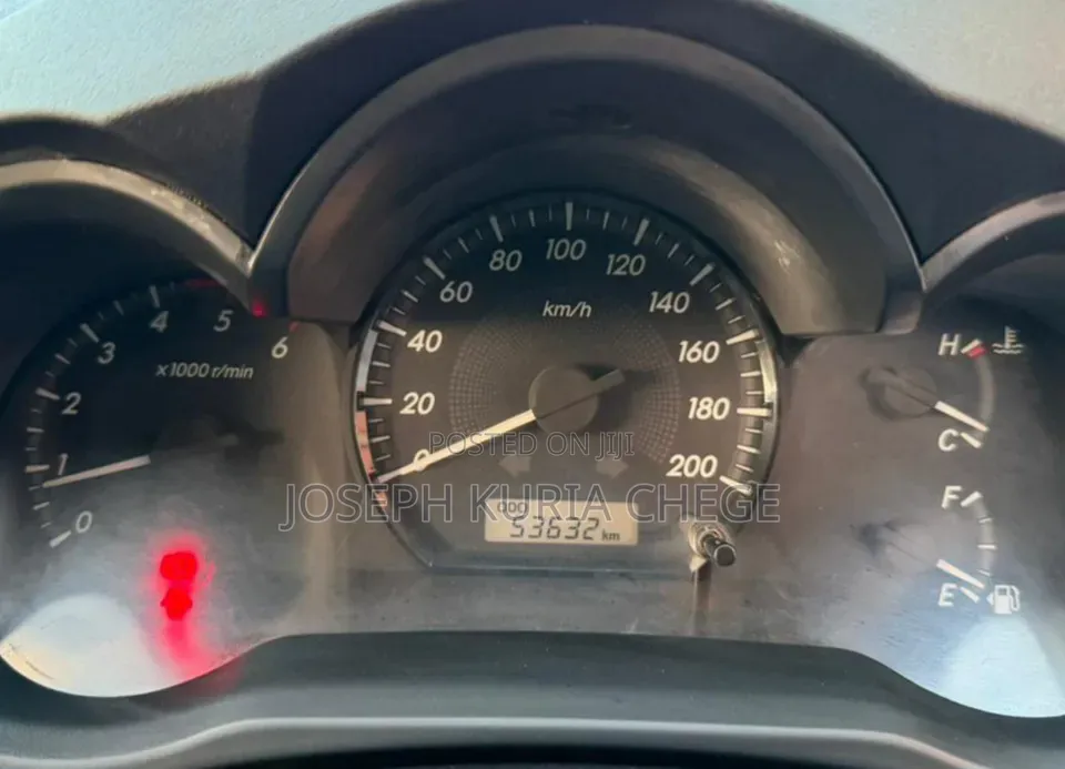 Toyota Hilux 2012 Silver