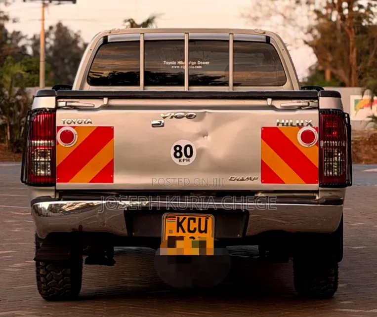 Toyota Hilux 2012 Silver