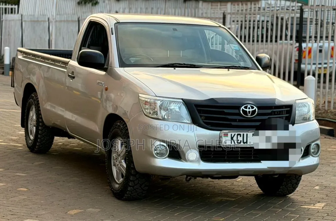Toyota Hilux 2012 Silver
