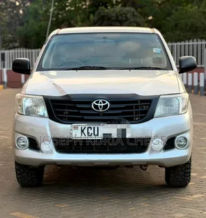 Toyota Hilux 2012 Silver