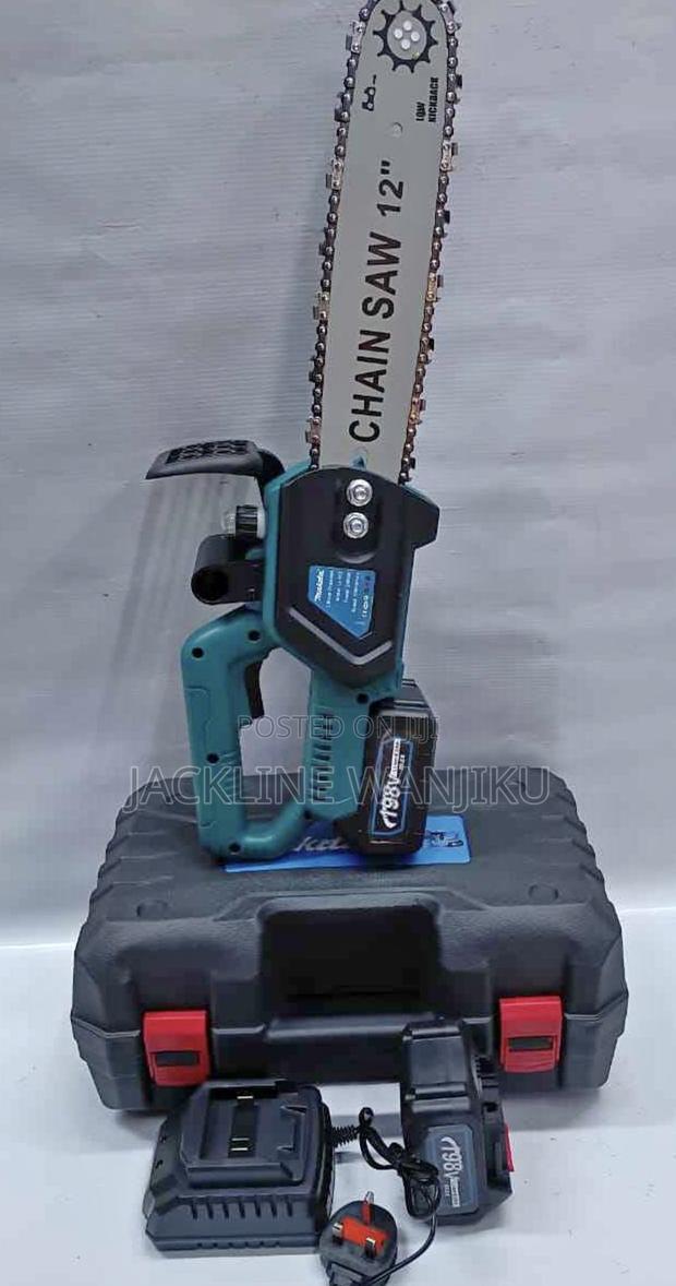 Makita Cordless Chainsaw 12' 198V: Rechargeable Powersaw Machine
