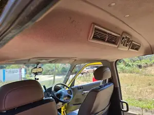 Nissan Caravan (Urvan) 2010 Yellow