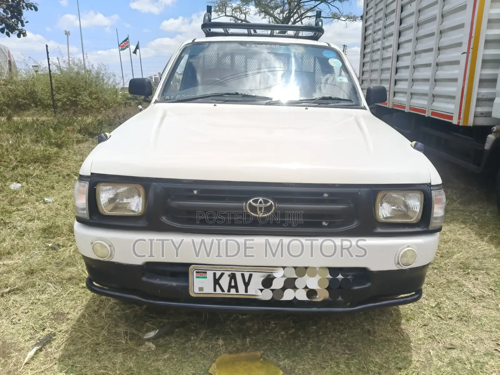 Toyota Hilux 2010 White
