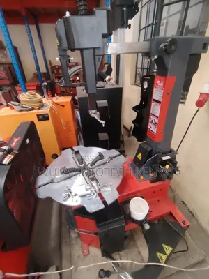 Pneumatic System and Rotating Turntable Tyre Changer STC 868 Sunshine