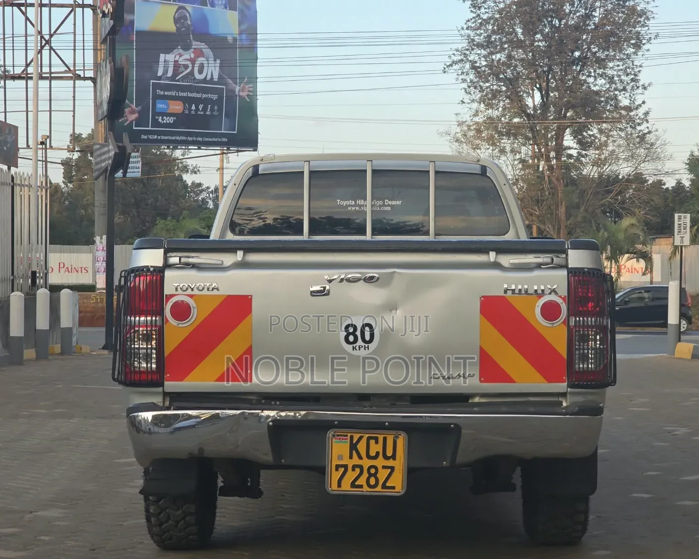 Toyota Hilux 2012 Silver