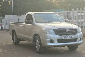 Toyota Hilux 2012 Silver