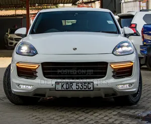 Porsche Cayenne 2017 White