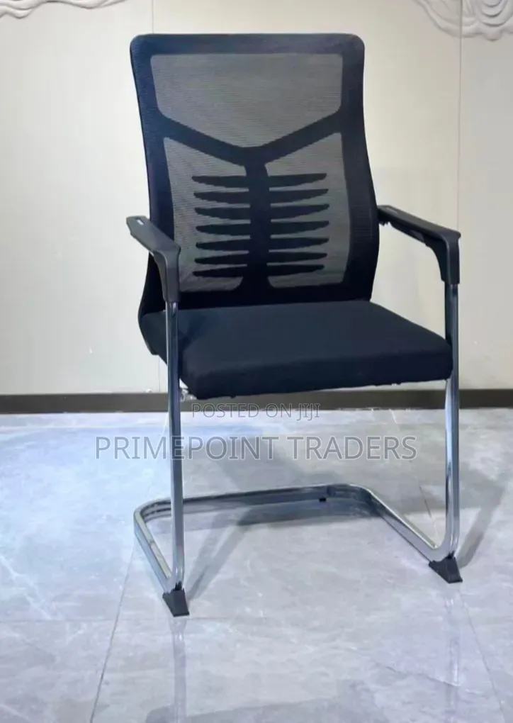 Modern Executive Office Chair – Comfortable & Elegant Design