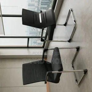 Black Visitor Office Chair – Chrome Frame