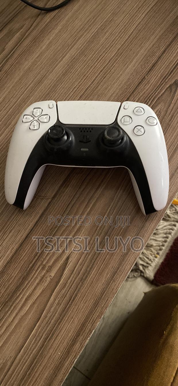 PS 5 Console - thumbnail 2