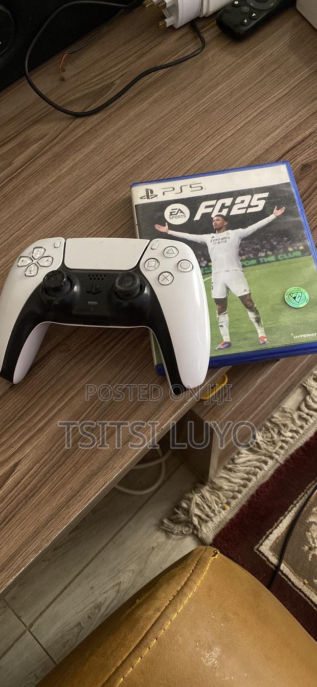 PS 5 Console - thumbnail 3