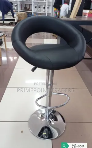 Height-Adjustable Modern Bar Chair – Versatile & Comfortable