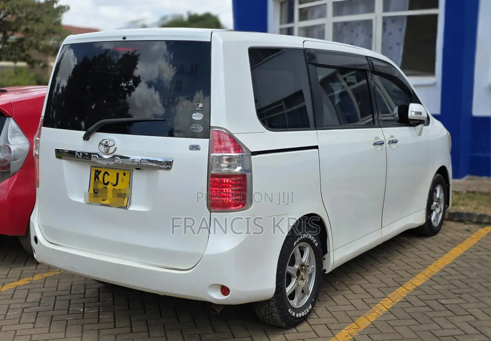Toyota Noah 2009 Pearl