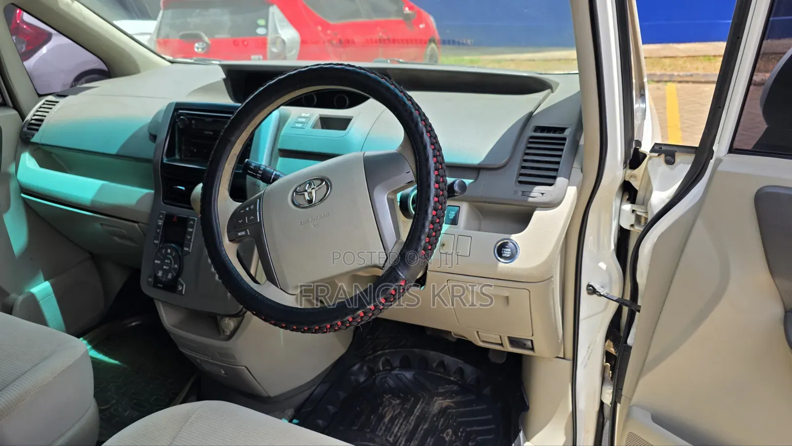 Toyota Noah 2009 Pearl