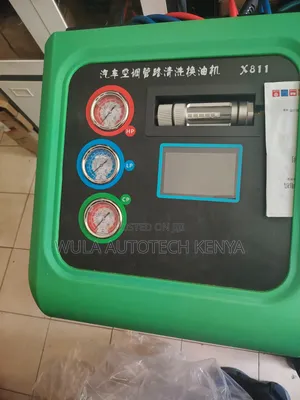 Digital LCD Display for Easy Reading & Control of Automatic AC