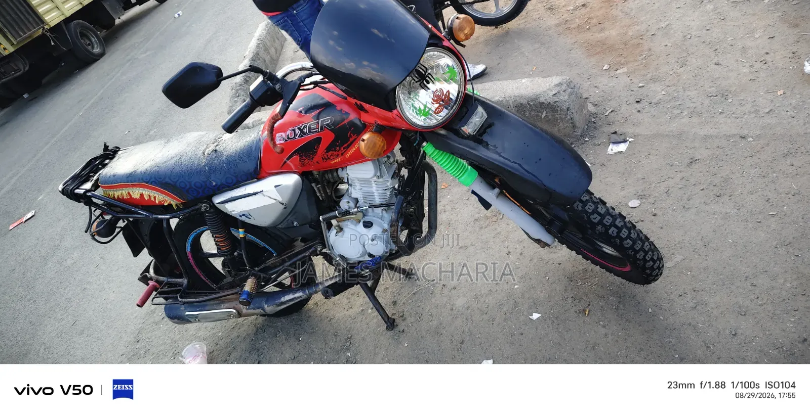 Bajaj Boxer 150 UG 2025 Red