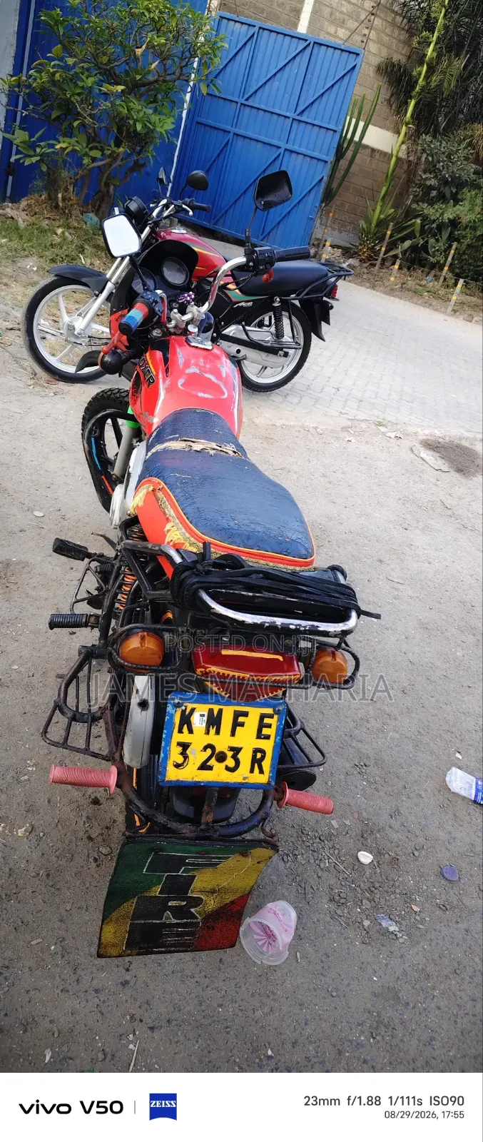 Bajaj Boxer 150 UG 2025 Red