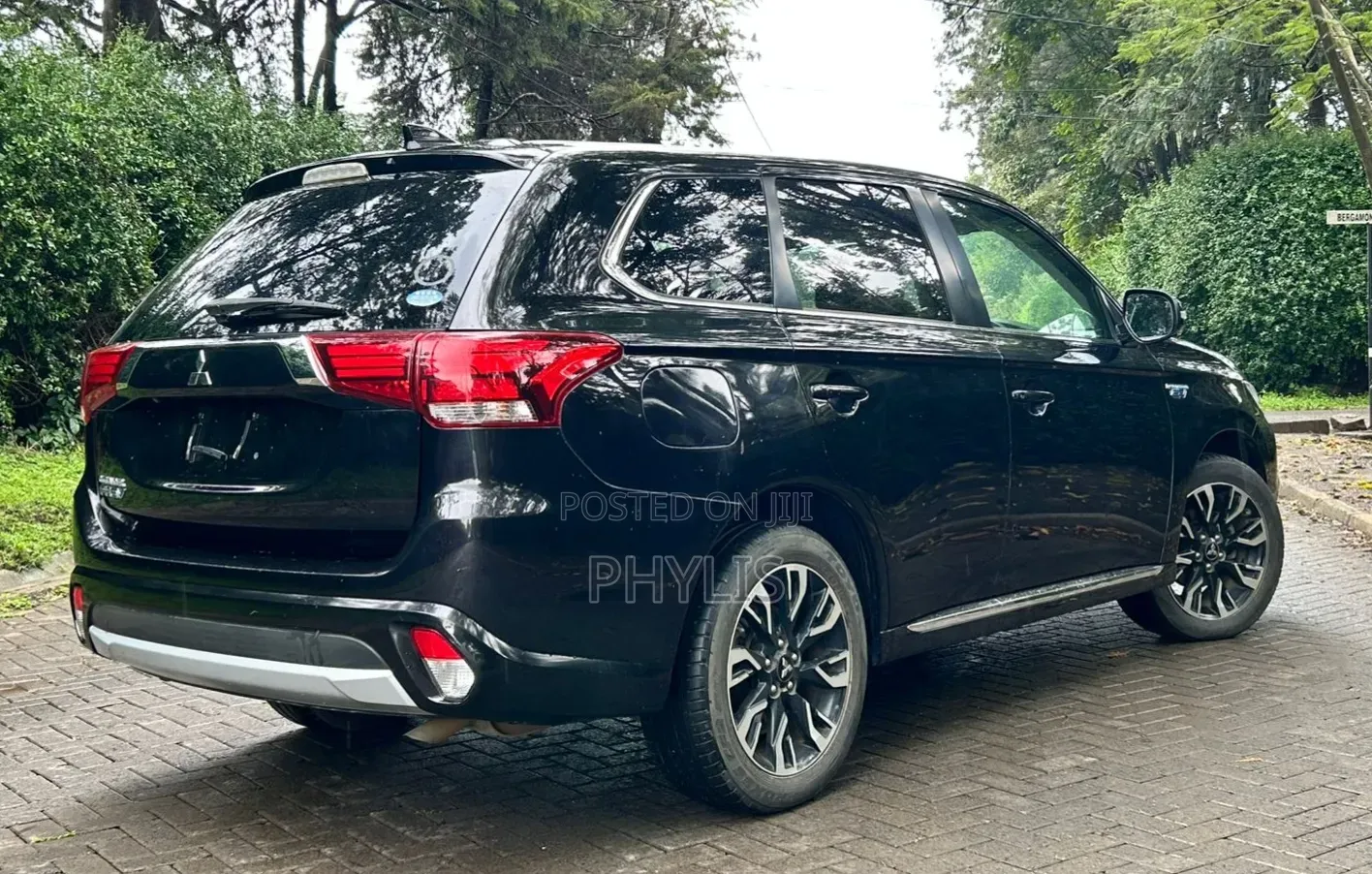 Mitsubishi Outlander 2016 Black
