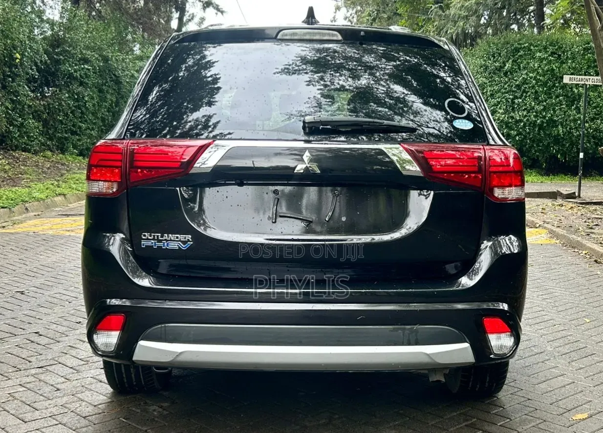 Mitsubishi Outlander 2016 Black