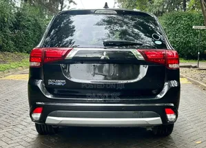 Mitsubishi Outlander 2016 Black