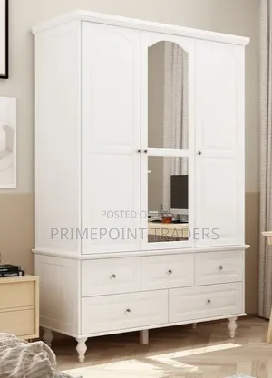 Luxury Modern Wooden Wardrobe – Executive Style & Ample Storage
