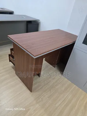 Imported Executive Office Desk/Modern Office Table