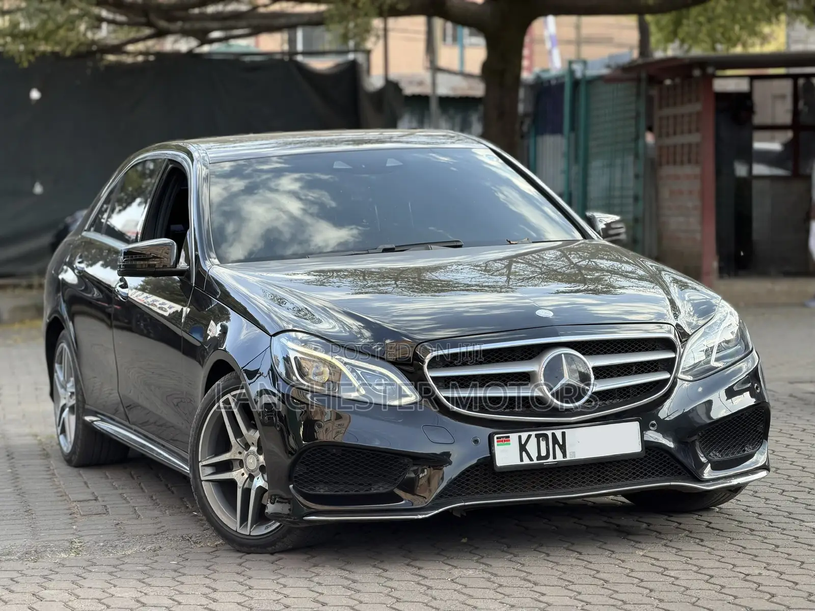 Mercedes-Benz E220 2016 Black