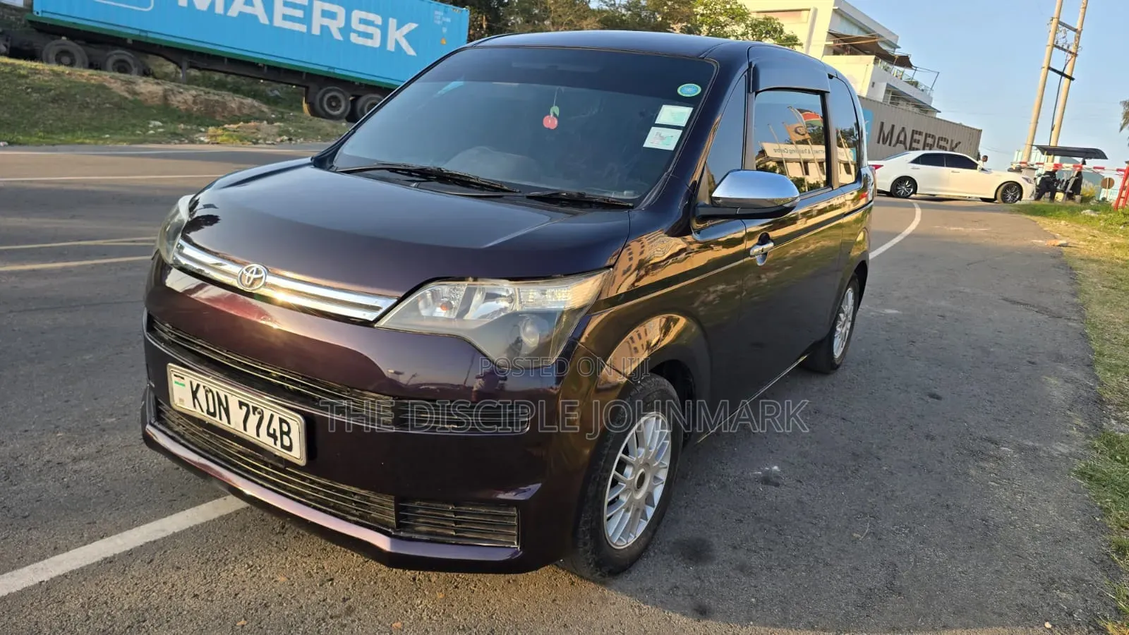 Toyota Spade 2016 Purple
