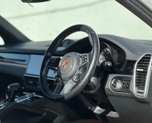 Porsche Cayenne 2020 Pearl