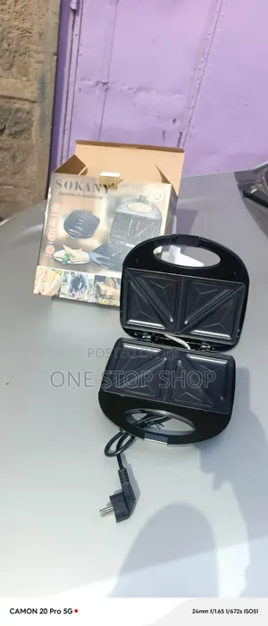 2_slice  Electric Sandwich Toaster With Non Tampered Triangular Plates