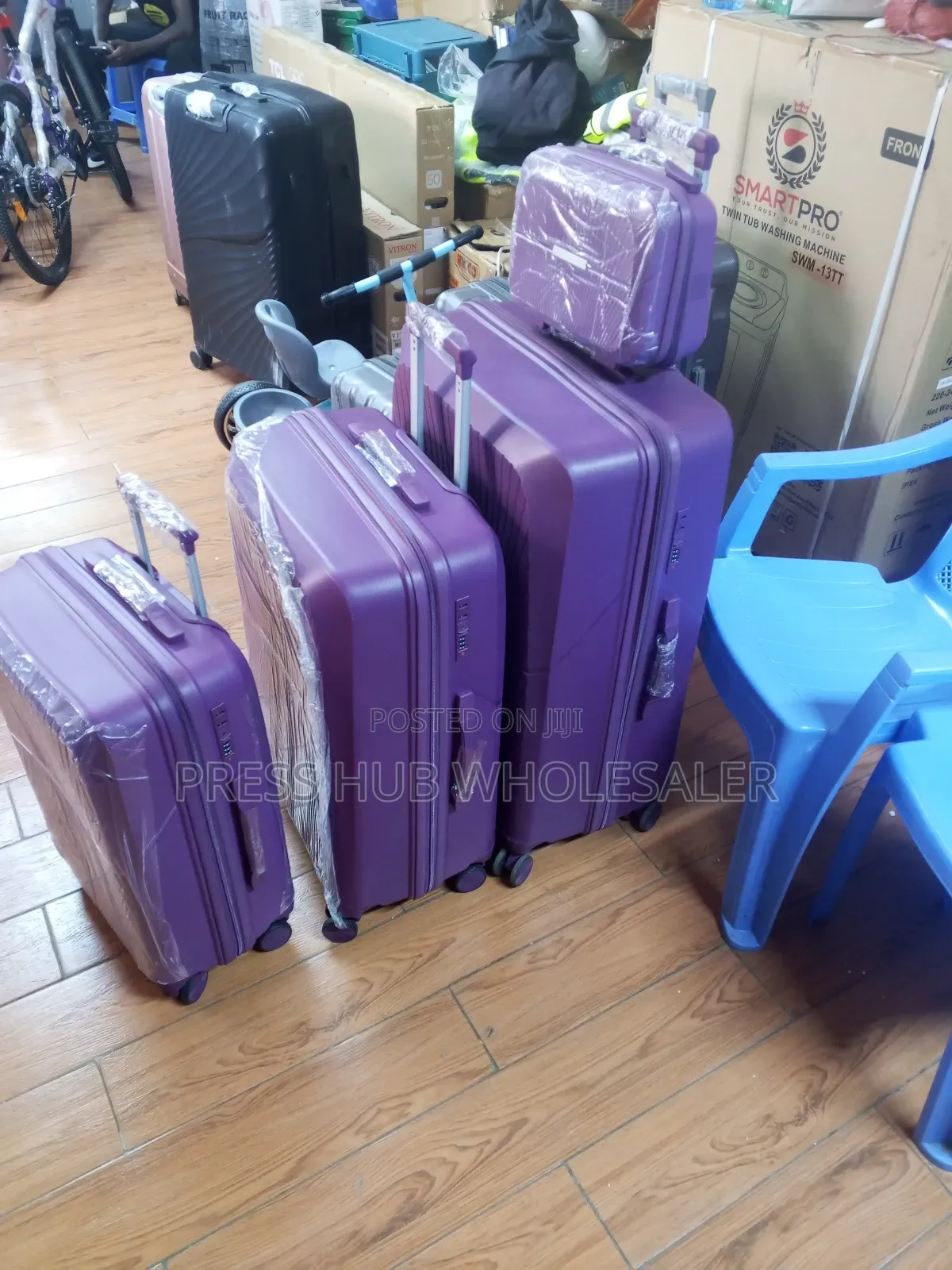 4in1 Luxurious Unbreakable Suitcase With Double Zip