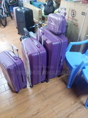 4in1 Luxurious Unbreakable Suitcase With Double Zip