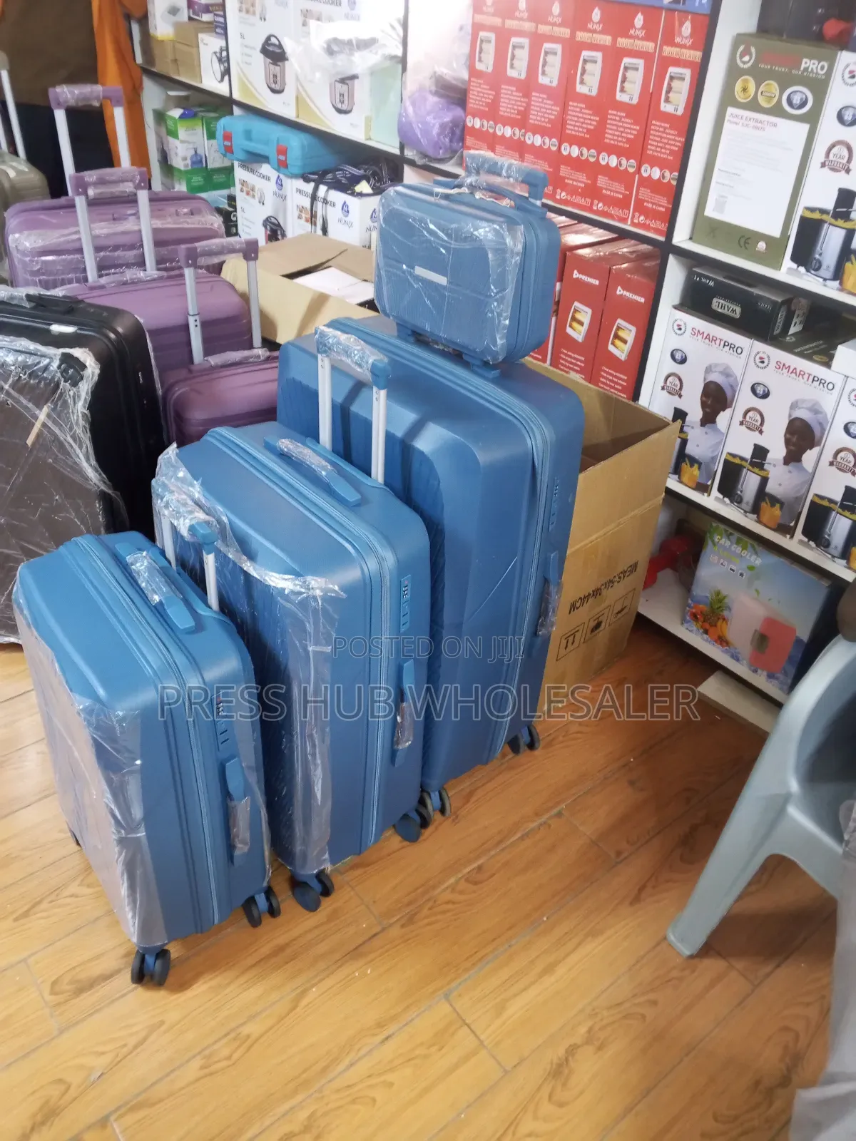 4in1 Luxurious Unbreakable Suitcase With Double Zip